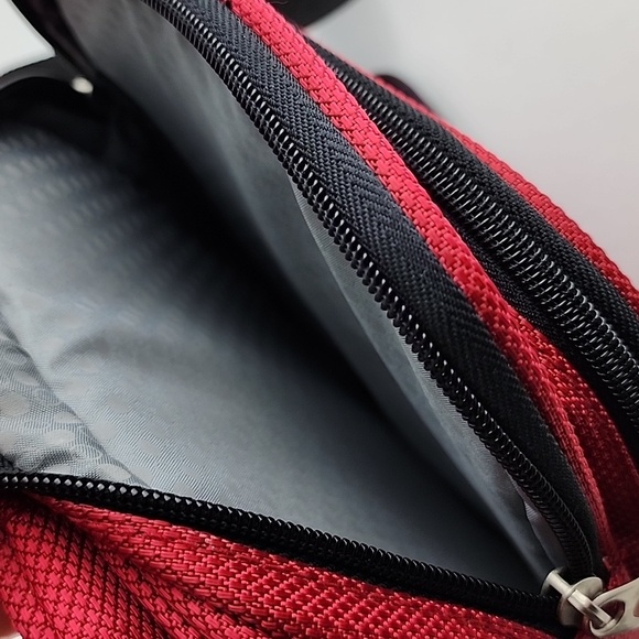 Ricardo Crossbody Bag Red Black Multi  Compartments Adjustable Strap 10" x 9" - Picture 12 of 14